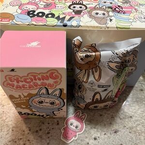 正規品:LABUBU一代目MACARON LycheeBerry Lychee Berry - Authentic POP MART Labubu Exciting Macaron